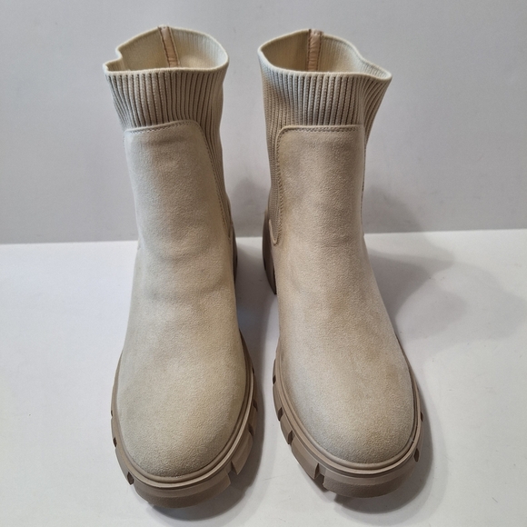 Sincerely Jules NEW Bone Whimsigoth Faux Suede Lug Sole Ankle Boots Size 9.5 - Picture 3 of 11